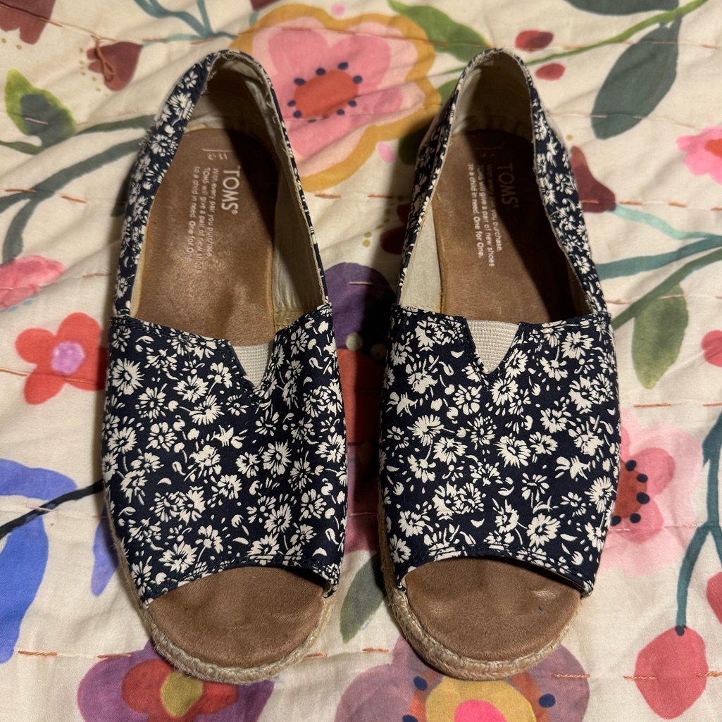 Toms Floral Espadrilles Woman’s Size 8
